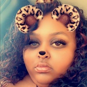 Meet your Posher, Tia